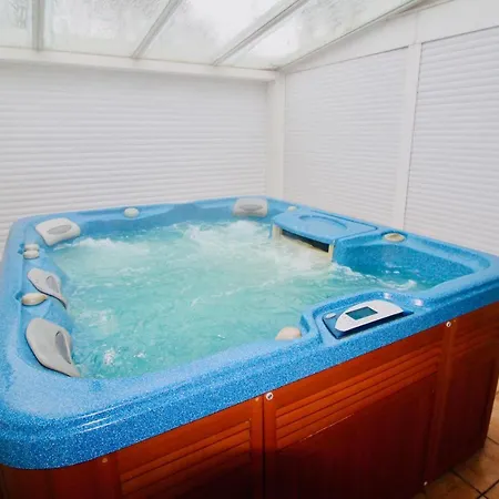 Patio + Jacuzzi, Free Surf+body+sup Casa vacanze *